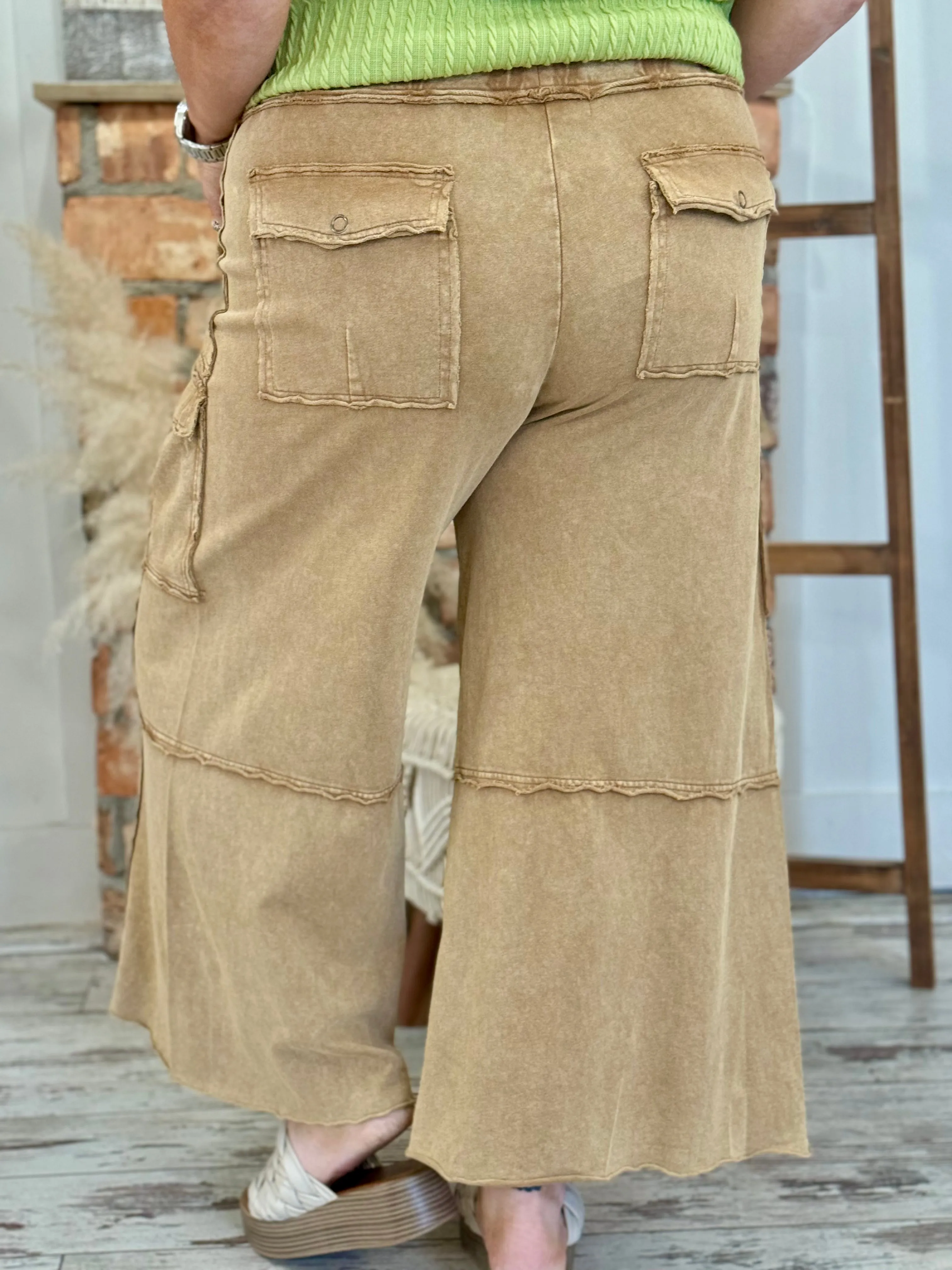 Reverse Stitch Cargo Wide Leg Pants in Latte