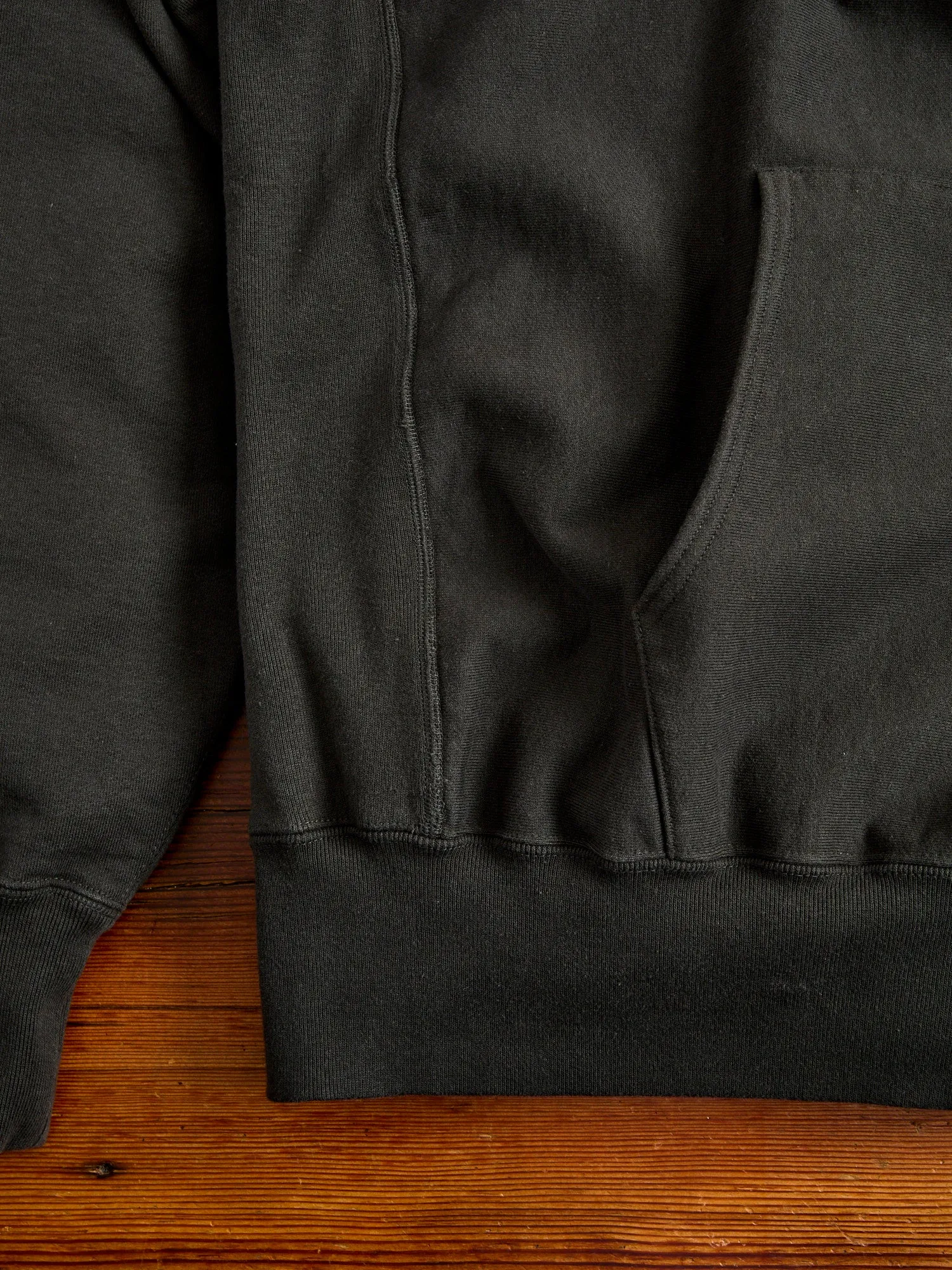 Reverse Weave Heavyweight Pullover Hoodie in Sulfur Black